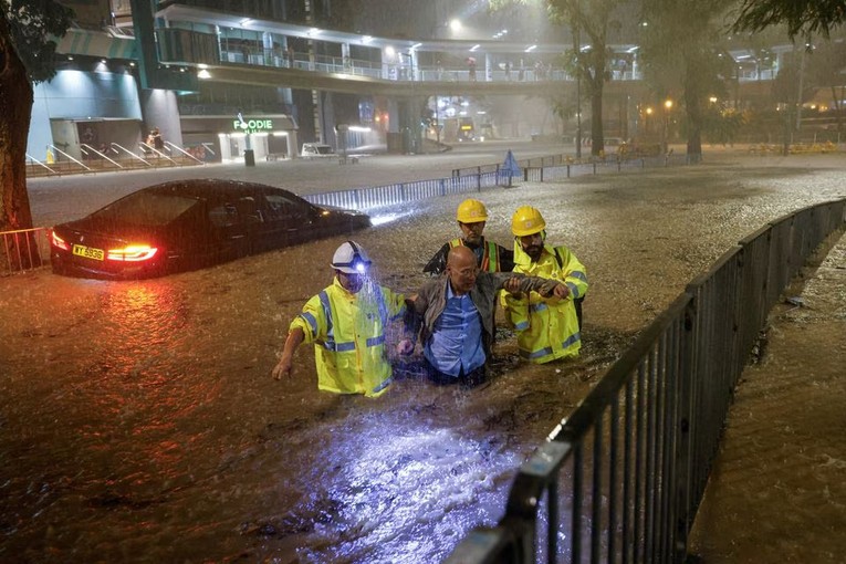 Hong Kong (Trung Quốc) ghi nhận lượng mưa lớn kỷ lục